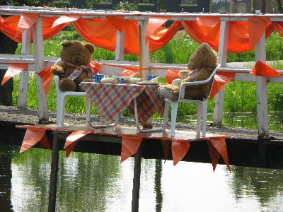 ik zag twee beren broodjes smeren